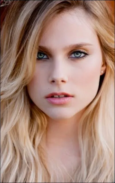 Quelle est son adresse e-mail sur Twitter ?