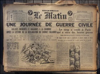 Comment nomme-t-on les petits partis d'extrême-droite qui appellent au renversement de la démocratie en France dans les années 1930 (notamment lors de la manifestation du 6 février 1934) ?