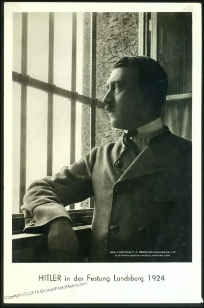 Comment se nomme le livre écrit par Hitler et qui contient l'idéologie nazie ?