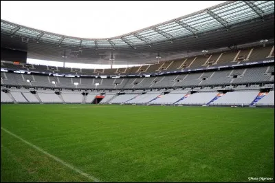 Quel est le stade avec le plus de capacité/places ?