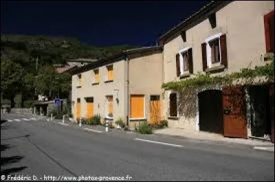 Petit village Haut-Alpin de 52 habitants, Moydans se situe en région ...