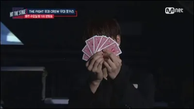 Qui a participé à "Hit The Stage" ?