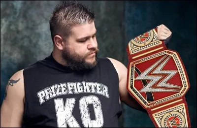 Au Royal Rumble 2017 qui a affronté Kevin Owens ?