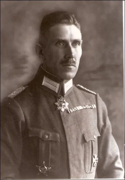 Qui était le 1er ministre d'Hitler ?