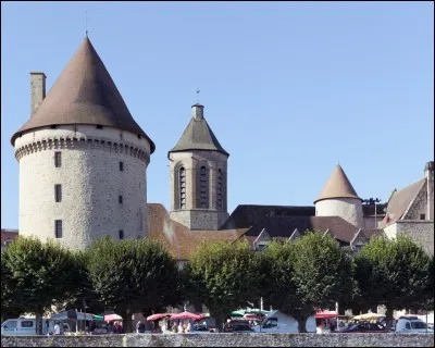 Votre frère Nicolas qui est en vacances à Bourganeuf dans l'ancienne région Limousin vous a envoyé une belle carte postale,de quel département provient-elle ?