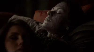 Nadia a été mordue par :