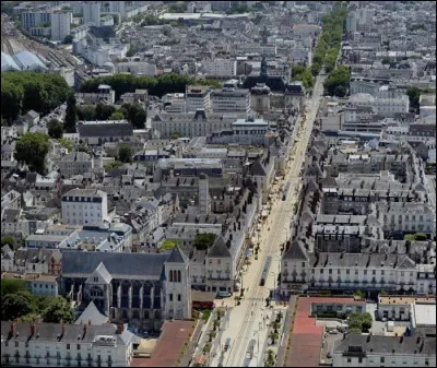 Comment s'appellent les habitants de Tours ?