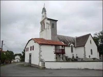 Lantabat, dans les Pyrénées-Atlantiques, est une commune de l'ancienne région ...