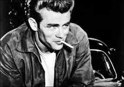 L'acteur américain James Dean était devenu une véritable idole pour toute une génération rebelle et rock'n'roll des années 50. En septembre 1955, il succombe à un accident de la route au volant de sa :