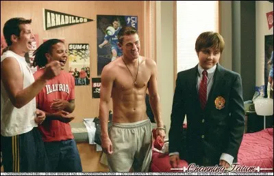 Dans quel film Channing Tatum partage la vedette avec Amanda Bynes qui se déguise en homme et se fait passer pour son frère afin de jouer au football ?