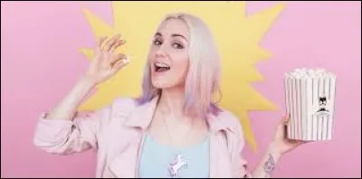 Comment s'appelle sa marque de vêtements et accessoires ?