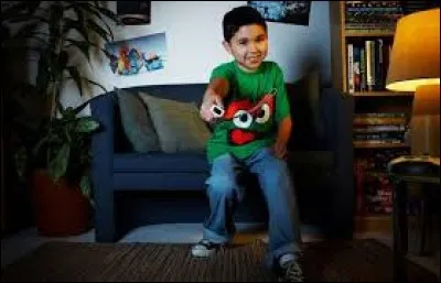 Vous voyez cet enfant ? Il n'est pas comme les autres : c'est le plus jeune joueur professionnel au monde ! Quel est son âge en 2017 ?