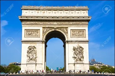 Comment se nomme ce monument se situant à Paris ?