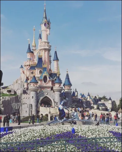 Comment se nomme ce monument se situant à Paris ?