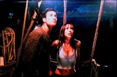 Dans le film "Souviens-toi...l'été dernier", quelle est l'arme que le tueur utilise ?