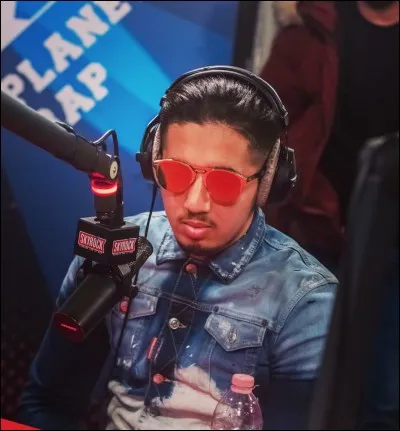 Lazer est de nationalité...