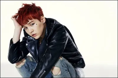 Sous quel nom rappait-il avant de s'appeler Suga ?