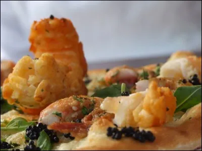Avec un prix s'élevant à 10 110 euros, cette pizza est la plus chère du monde. Elle est composée de trois sortes de caviar, de homard, de crevettes rouges, ainsi que de cigale des mers. Quel est son nom ?