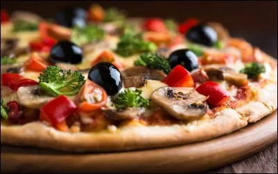 Malgré cette différence de prix entre les régions, quel est le prix moyen d'une pizza en France ?