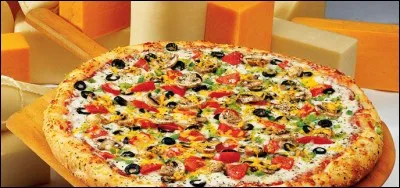 Quel est le poids moyen d'une part de pizza et la taille moyenne d'une pizza en France ?