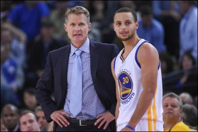 Quel joueur a le meilleur pourcentage à 3 points en carrière de l'histoire ?