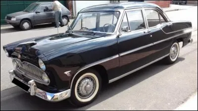 Quel est le nom de cette Simca Vedette 8 cylindres ?