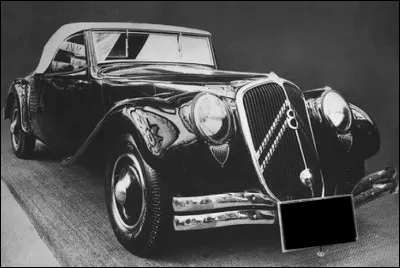 C'est une Citroën Traction 8 cylindres, laquelle ?