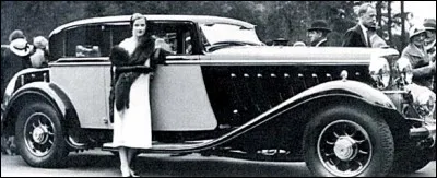 Quel est le constructeur de cette berline 8 cylindres ?