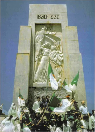 Quelle est la capitale du pays qui a connu une guerre pour obtenir son indépendance ?