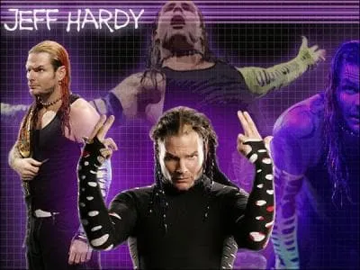 Depuis qu'il a trahi au royal rumble 2009, avec qui Jeff Hardy est-il en guerre ?( ils se sont rconcilier au summerlsam 2009)