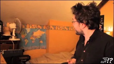 Comment se nomme son autre compagnon ?