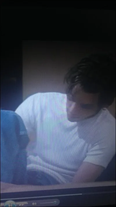 Qui Billy prétend-il avoir appelé quand il était au commissariat ?