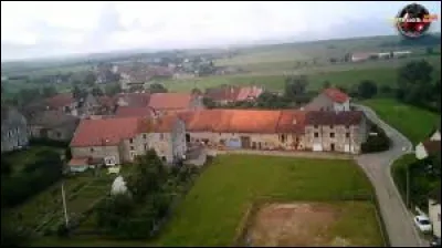 Moncel-sur-Vair, dans les Vosges, est un village de l'ancienne région ...