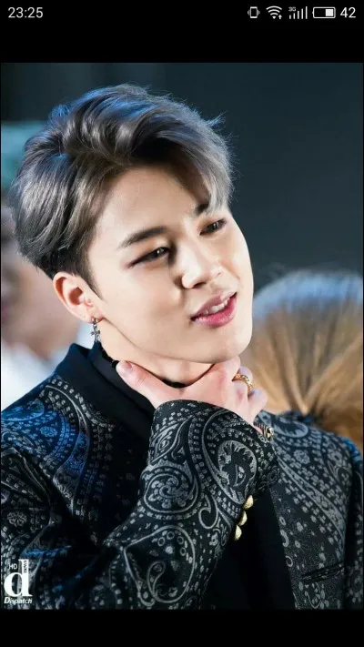 Dans la "dance practice de War of Hormone, version Halloween", en quoi est déguisé Jimin ?