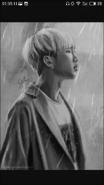 Dans la "dance practice de War of Hormone Real Ver.", de quelle couleur sont les cheveux de Rap Monster ?