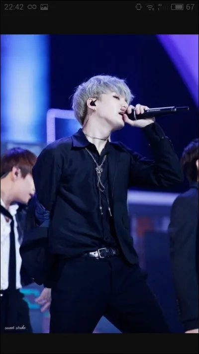 Quel est le nom de Suga pour sa carrière solo ?