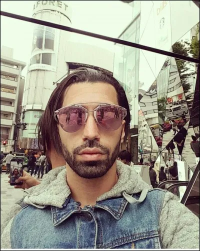 Quel surnom Ademo a-t-il ?