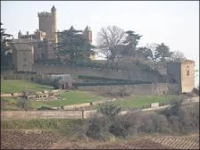 La route reprend et elle nous amène en Auvergne-Rhône-Alpes, à Montmelas-Saint-Sorlin. Commune de l'arrondissement de Villefranche-sur-Saône, elle se situe dans le département ...