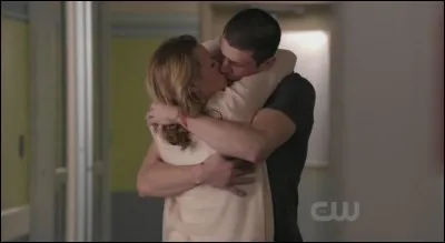 Sur quelle chanson Haley et Nathan se retrouvent-ils dans la saison 9 ?