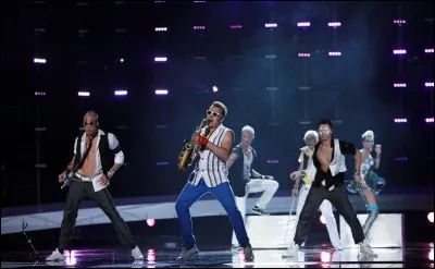 Qui a chant&eacute; "Hey mama" ?