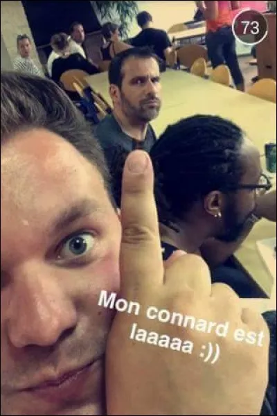 Sur cette photo avec qui est Flo ?