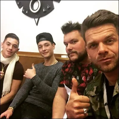 Dans quel événement Flo est avec Keen'V, Toy & Timoys ?