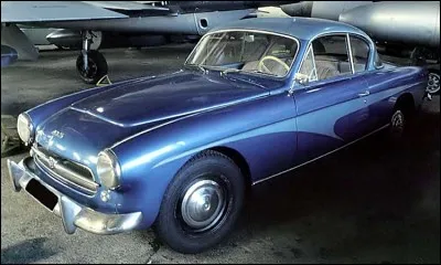 Qui a conçu ce coupé Peugeot 403 ?