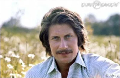 Qui est l'interprète de la chanson "Le petit jardin" ?