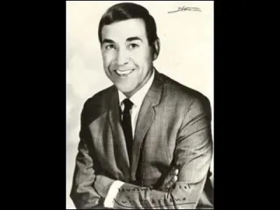 Là, on change de pays et de période puisque "Jardin d'Espagne" est interprétée par un chanteur d'opérette. A vous de le reconnaître.