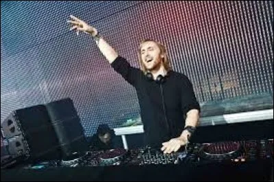 Quelle est la nationalité du DJ David Guetta ?