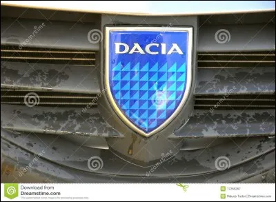 Quelle est la première voiture commercialisée par Dacia ?