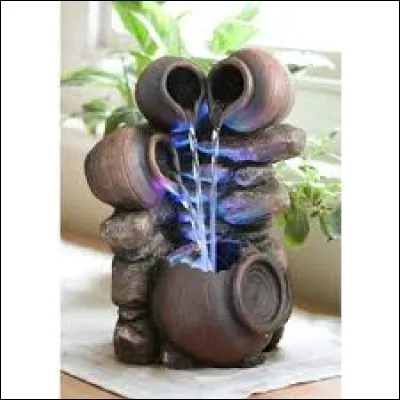 Terme littéraire. Un critique envieux, méchant et partial :