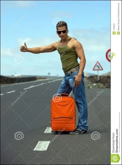 Quel humoriste français déclara, dans l'un de ses sketches : Ca vous dérange pas si j'fume ? Non ? Qu'est-ce que vous avez comme cigarettes ?