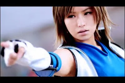 Pour qui se prend cette jeune cosplayeuse ?